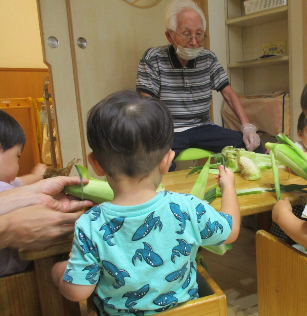 とうもろこし皮むき