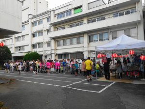 福祉施設　納涼祭　ボランティア