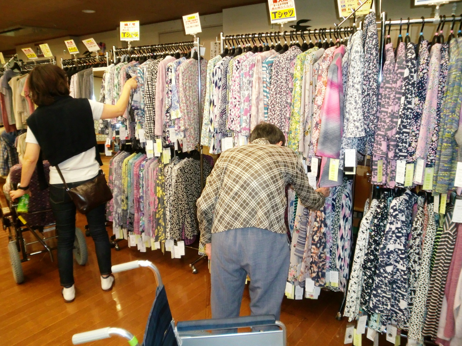 5月13日(日)、衣料品訪問販売