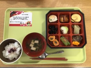 お正月のおせち料理（第２ハトホーム）