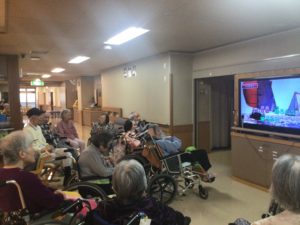 カラオケ大会（ハトホーム）