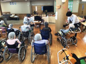 暑さ寒さも……（ハトホーム）