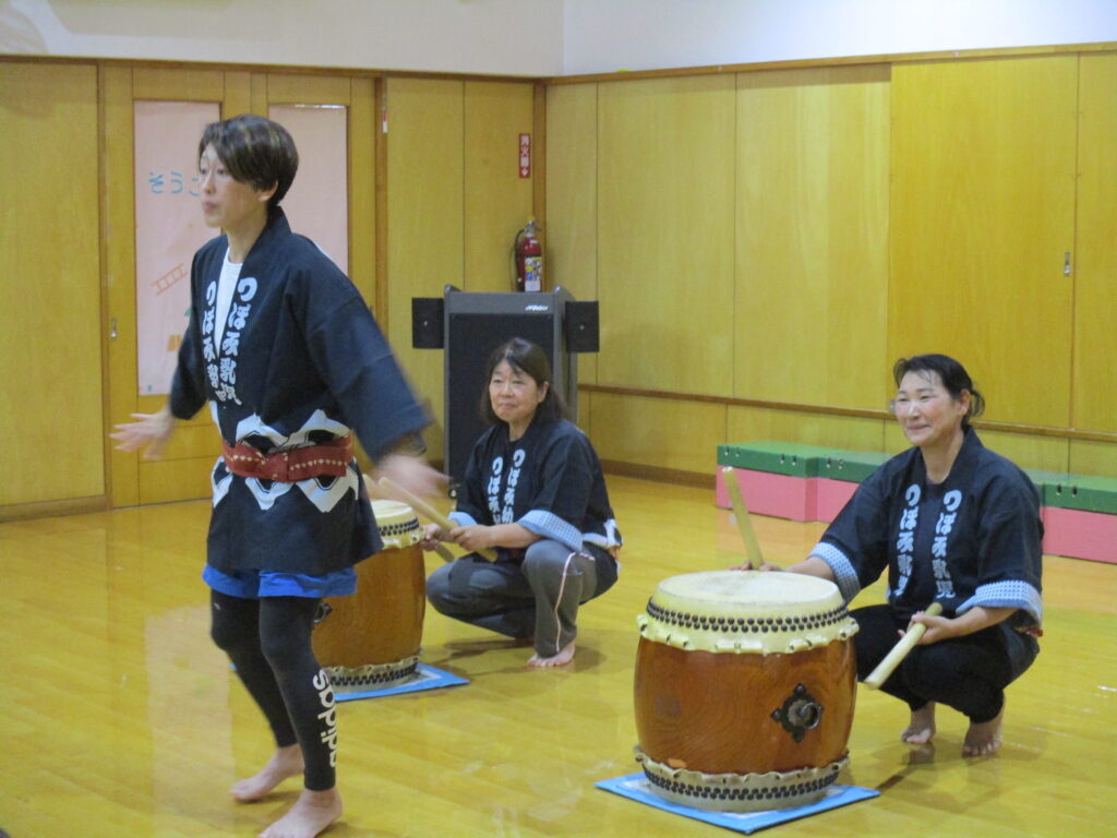 つぼみ一座　開演